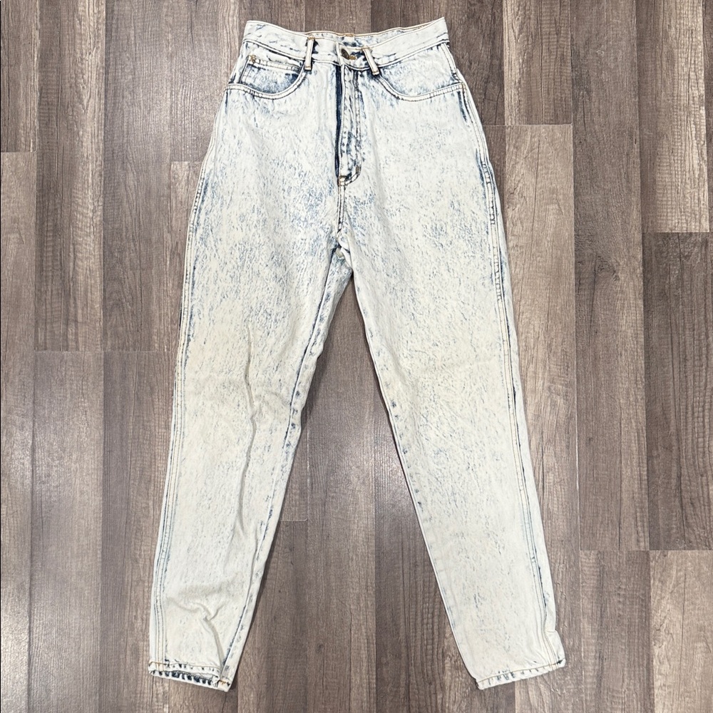 VINTAGE RIO Light Wash Tapered Jeans (9)